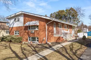 505 Ryan Ln, West Dundee, IL 60118 - Photo 3