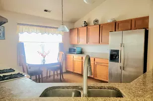 214 Gazebo Ln, Lombard, IL 60148 - Photo 5