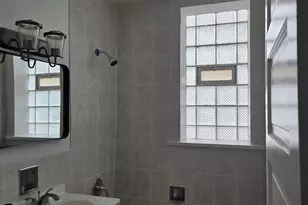 1425 W 62nd St, Chicago, IL 60636 - Photo 17