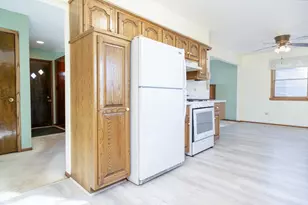 1327 Timberline Dr, Joliet, IL 60431 - Photo 11