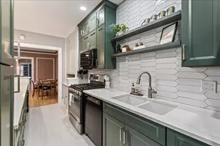 2929 N Pine Grove Ave, Chicago, IL 60657 - Photo 13