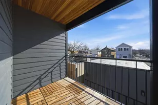 2457 W Byron St, Chicago, IL 60618 - Photo 19