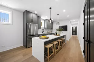 2457 W Byron St, Chicago, IL 60618 - Photo 25