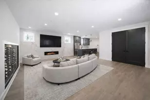 2457 W Byron St, Chicago, IL 60618 - Photo 23