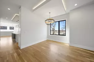 2457 W Byron St, Chicago, IL 60618 - Photo 5