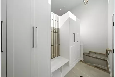 2457 W Byron Street, Chicago, IL 60618 - Photo 21