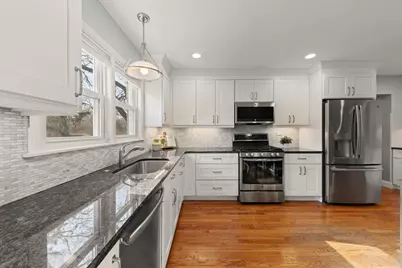 582 Glendale Avenue, Glen Ellyn, IL 60137 - Photo 9