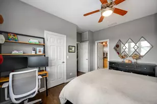 1617 W Barry Ave, Chicago, IL 60657 - Photo 17