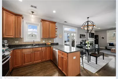 1617 W Barry Avenue #2S, Chicago, IL 60657 - Photo 7