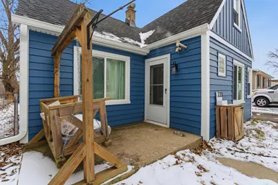 233 E Hawthrone Drive, Round Lake Beach, IL 60073 - Photo 3