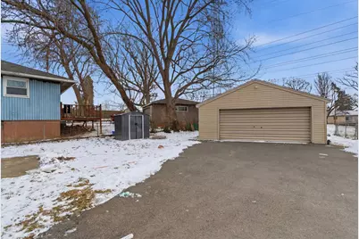 233 E Hawthrone Drive, Round Lake Beach, IL 60073 - Photo 23
