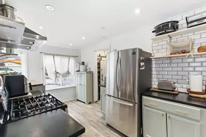 233 E Hawthrone Drive, Round Lake Beach, IL 60073 - Photo 11