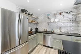 233 E Hawthorne Dr, Round Lake Beach, IL 60073 - Photo 9