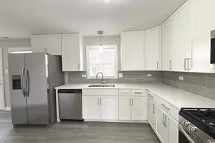 17092 Lincoln St, Hazel Crest, IL 60429 - Photo 9