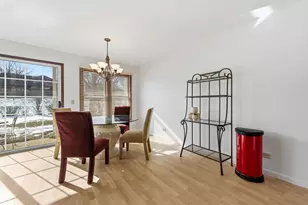 1749 Vermont Dr, Elk Grove Village, IL 60007 - Photo 11