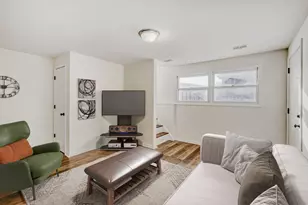 1630 Maple Ln, Elgin, IL 60123 - Photo 9