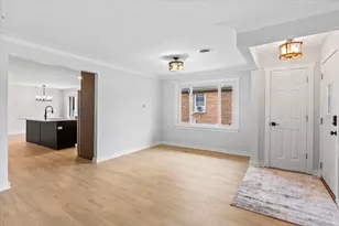 10206 S St Louis Ave, Evergreen Park, IL 60805 - Photo 7