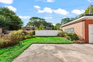 10206 S St Louis Ave, Evergreen Park, IL 60805 - Photo 35