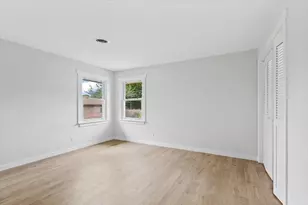 10206 S St Louis Ave, Evergreen Park, IL 60805 - Photo 17