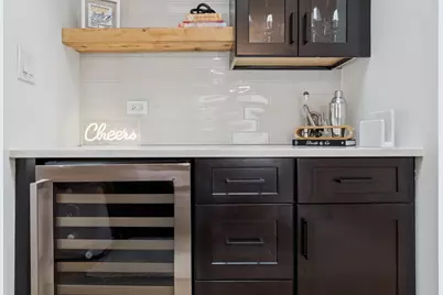 7800 Dorchester Lane, Darien, IL 60561 - Photo 13