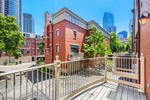 481 N Clinton St, Chicago, IL 60654 - Photo 27