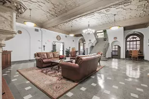 212 N Center St, Bloomington, IL 61701 - Photo 29