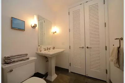 [Address not provided], Chicago, IL 60611 - Photo 9