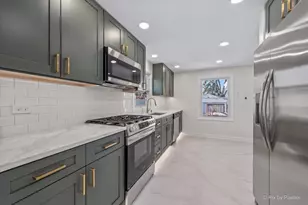 136 Walnut Ct, Mundelein, IL 60060 - Photo 5