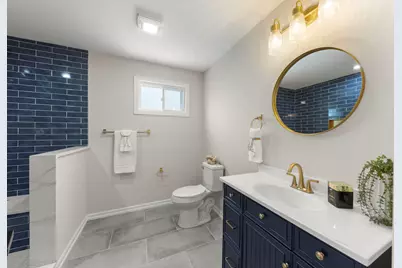 956 S Cadwell Avenue, Elmhurst, IL 60126 - Photo 11