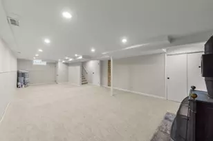 956 S Cadwell Ave, Elmhurst, IL 60126 - Photo 17