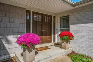 6644 Stowe Ct, Lisle, IL 60532 - Photo 3