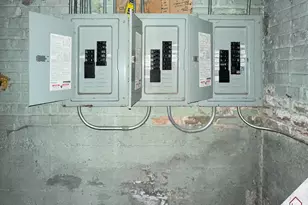 8237 S Green St, Chicago, IL 60620 - Photo 21