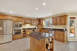 8306 E Crockett Rd, Roscoe, IL 61073 - Photo 17