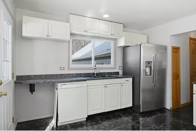 21870 W Lake Avenue, Round Lake, IL 60073 - Photo 25