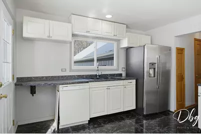 21870 W Lake Avenue, Round Lake, IL 60073 - Photo 23