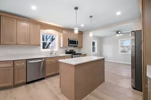 675 Washington Ave, Bourbonnais, IL 60914 - Photo 11