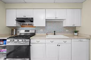 4480 Thornbark Dr, Hoffman Estates, IL 60192 - Photo 9