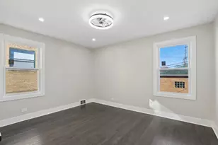 5547 N California Ave, Chicago, IL 60625 - Photo 17