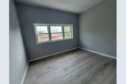 7847 S Bennett Avenue, Chicago, IL 60649 - Photo 11