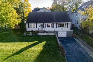 740 Prairie Ave, Naperville, IL 60540 - Photo 1