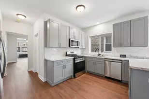 6938 S Rockwell St, Chicago, IL 60629 - Photo 3