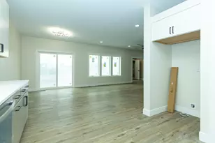 379 Larkspur Ln, Normal, IL 61761 - Photo 5