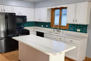 862 Omaha Ct, Carol Stream, IL 60188 - Photo 9