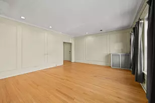 559 W Roscoe St, Chicago, IL 60657 - Photo 5