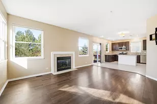 2140 Colchester Ave, Hoffman Estates, IL 60192 - Photo 21