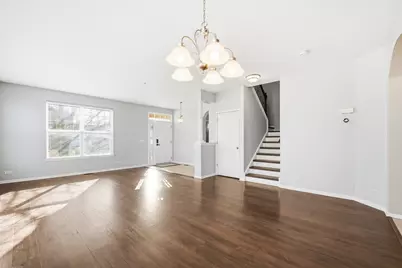 2140 Colchester Avenue, Hoffman Estates, IL 60192 - Photo 11