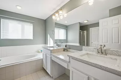 2140 Colchester Avenue, Hoffman Estates, IL 60192 - Photo 31