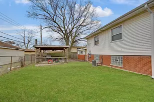 333 Homewood Ct, Chicago Heights, IL 60411 - Photo 23