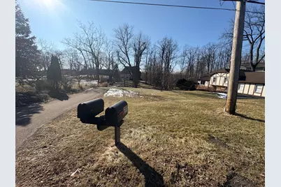 611 E Main Street Road, Cary, IL 60013 - Photo 3