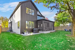 476 W Vallette St, Elmhurst, IL 60126 - Photo 7